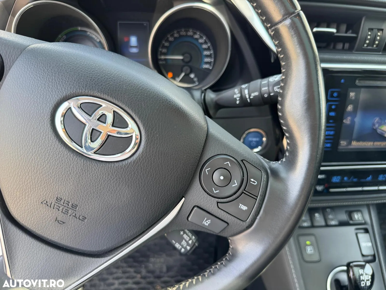 Toyota Auris 1.8 L VVT-i HSD Sol + - 15