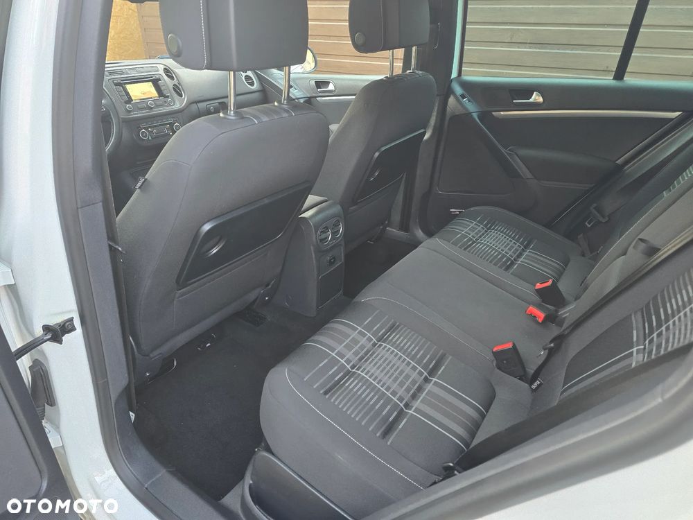 Volkswagen Tiguan 2.0 TDI DPF 4Motion BlueMotion Technology Lounge Sport & Style - 10