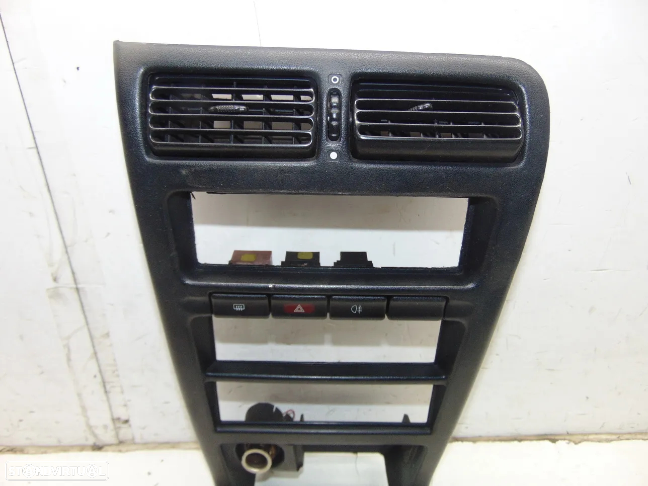 Nissan 100 NX consola frontal/Aeleron - 2
