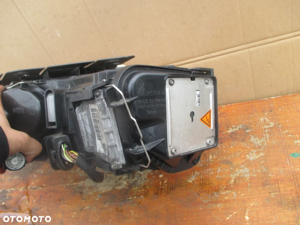 lampa prawa  VW Passat B6 BI-Xenon Valeo Europa - 12