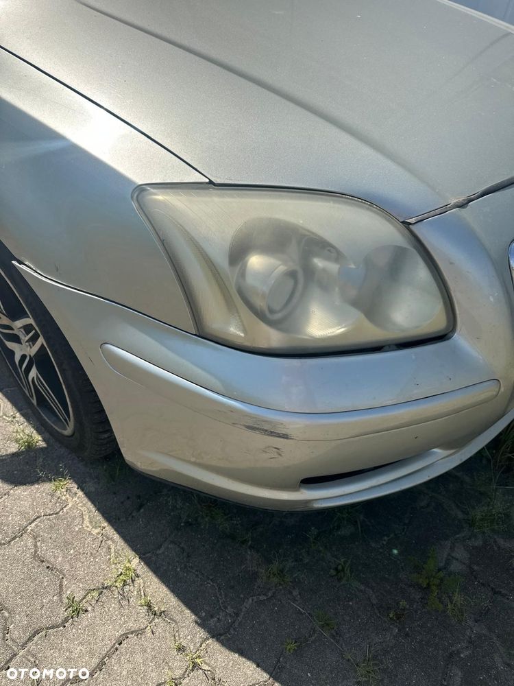 Toyota Avensis - 13