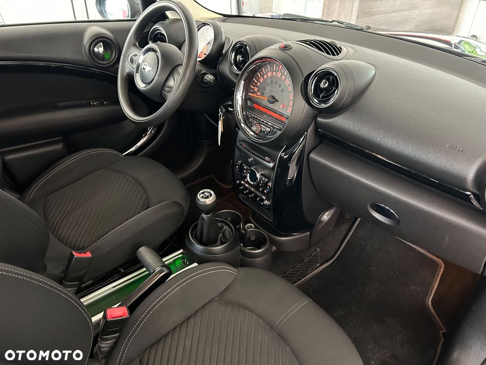 MINI Countryman One D Blackyard - 28