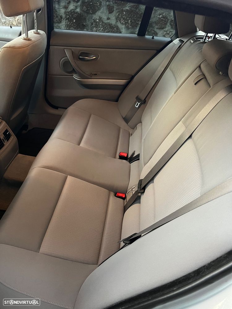 BMW 320 d Sport Auto - 16