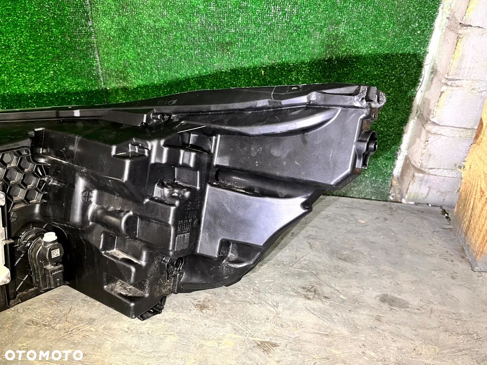 RENAULT TRAFIC III 2-GI LIFT 2021- LAMPA PRAWY PRZÓD PRAWA PRZEDNIA LEKKO USZKODZONA KOMPLETNA 260102899R - 7