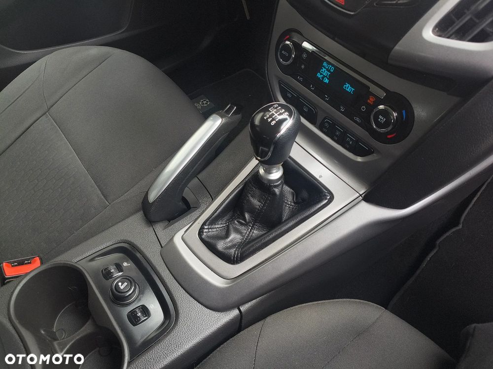 Ford Focus 1.6 TDCi DPF Champions Edition - 15