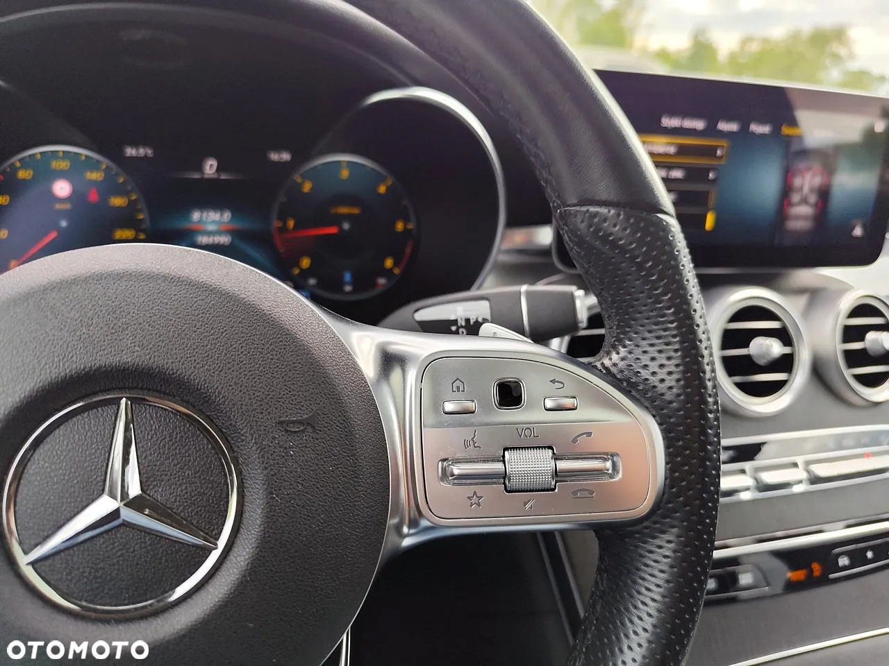 Mercedes-Benz GLC 220 d 4Matic 9G-TRONIC AMG Line Plus - 17