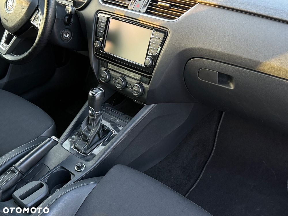Skoda Octavia 2.0 TDI RS DSG - 24