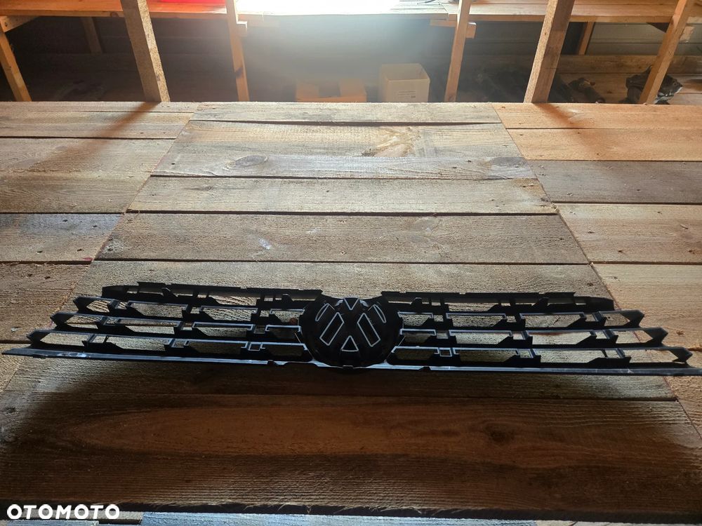 VW PASSAT B5 GRILL - 2