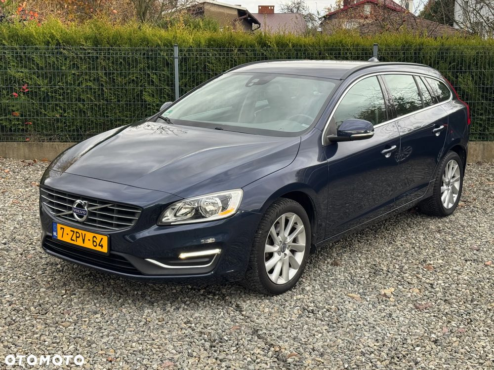 Volvo V60 D2 Summum - 9