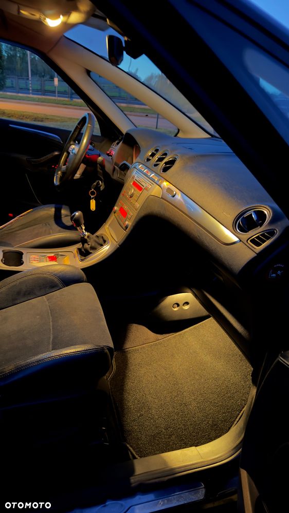 Ford S-Max - 22