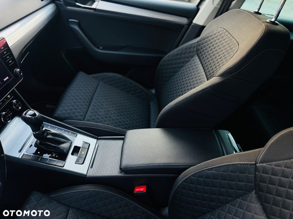 Skoda Superb 2.0 TDI DSG Active - 25