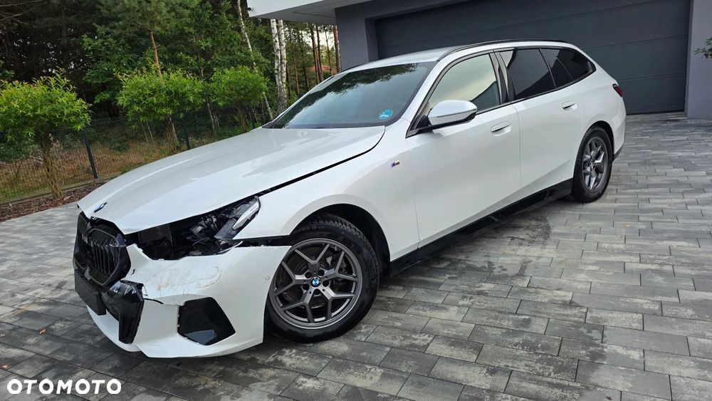 BMW Seria 5 520i mHEV M Sport - 2