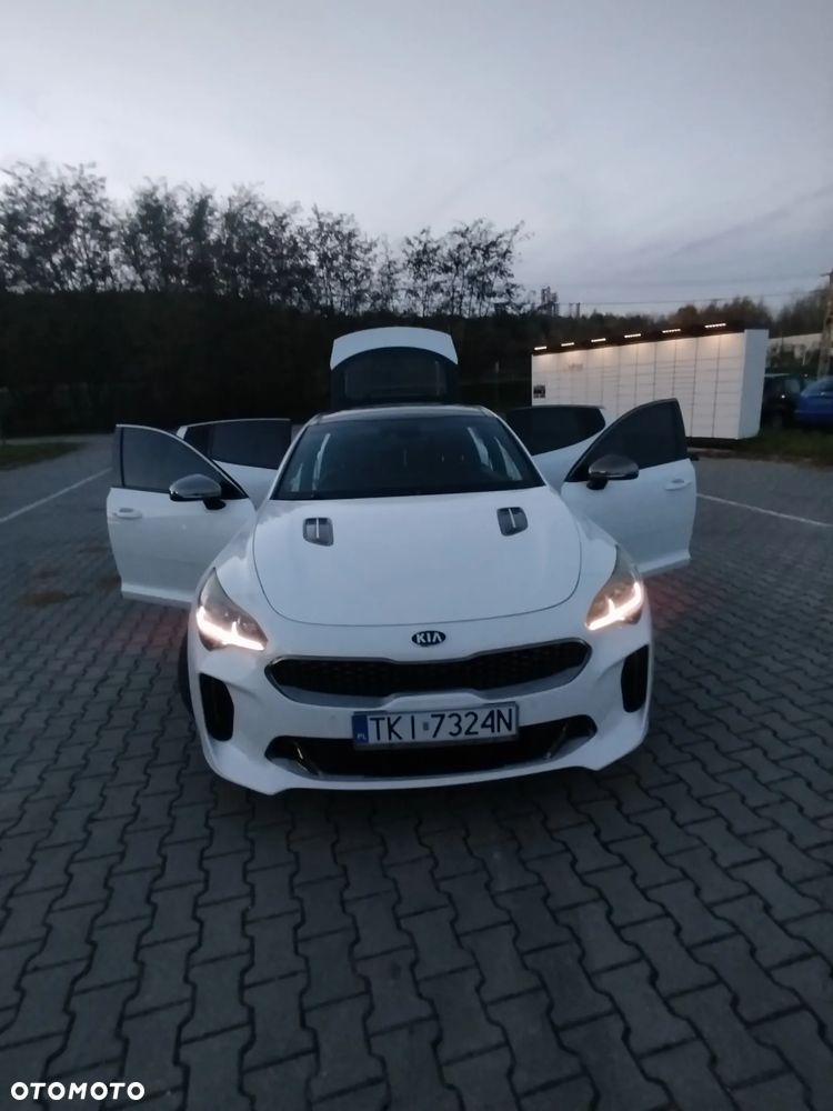 Kia Stinger 3.3 T-GDI V6 GT AWD - 11
