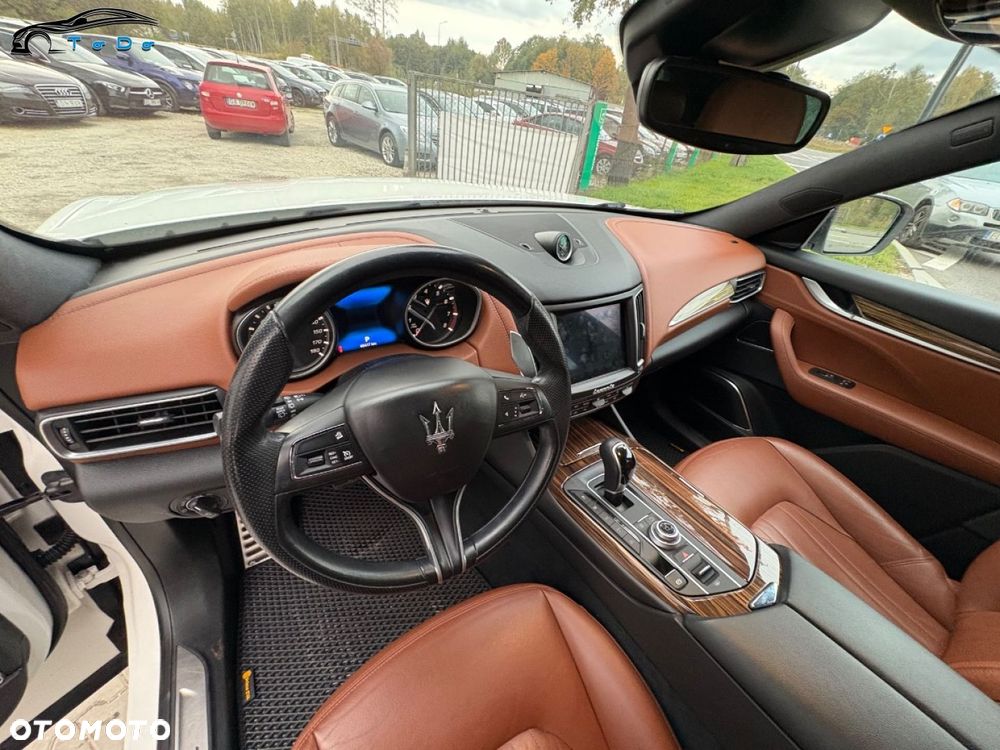 Maserati Levante S Granlusso - 19