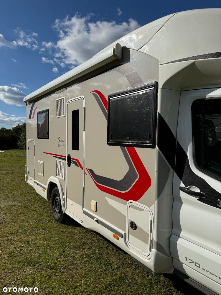 Ford CHALLENGER 380 - 3