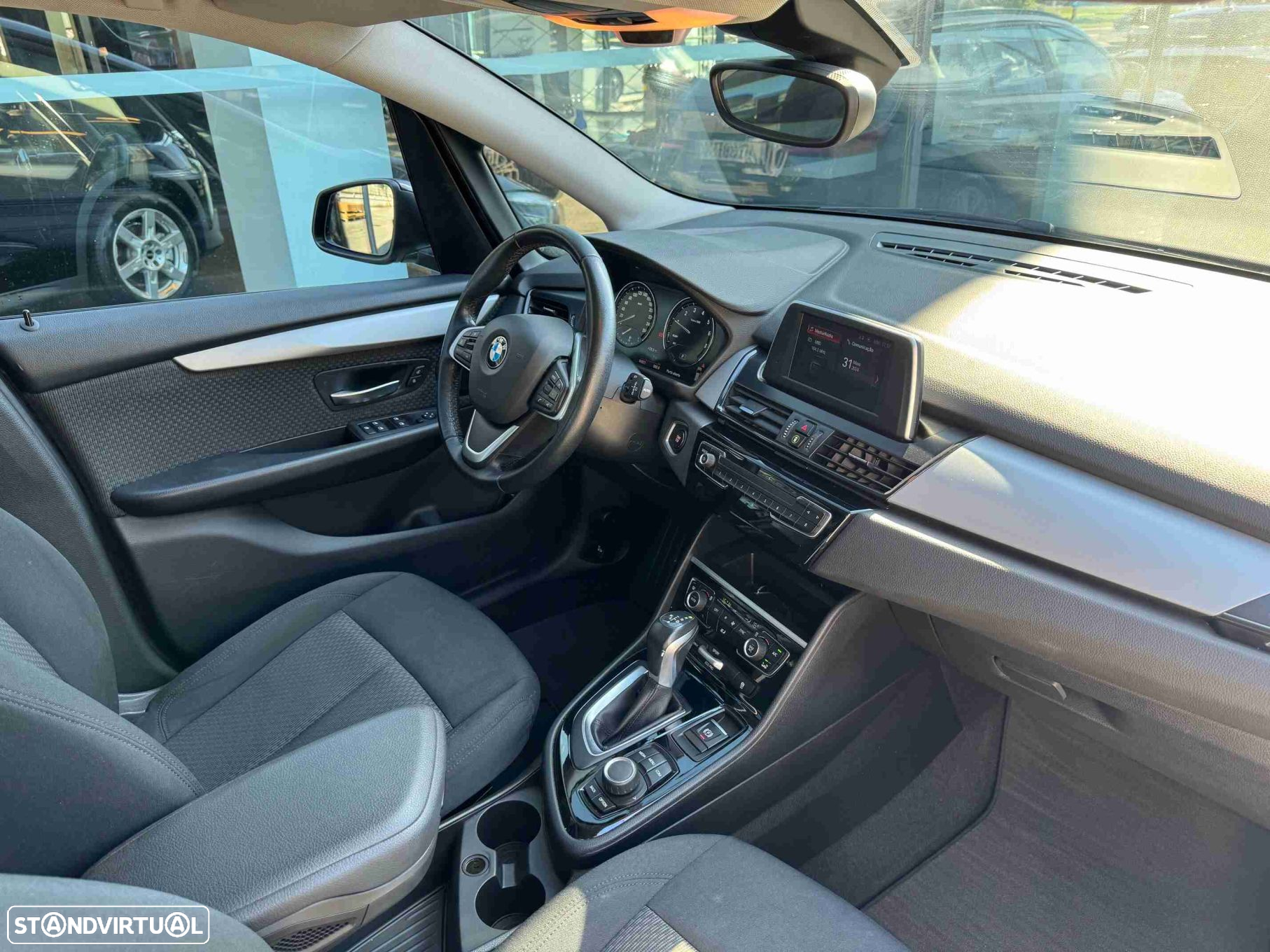 BMW 225xe Active Tourer - 8