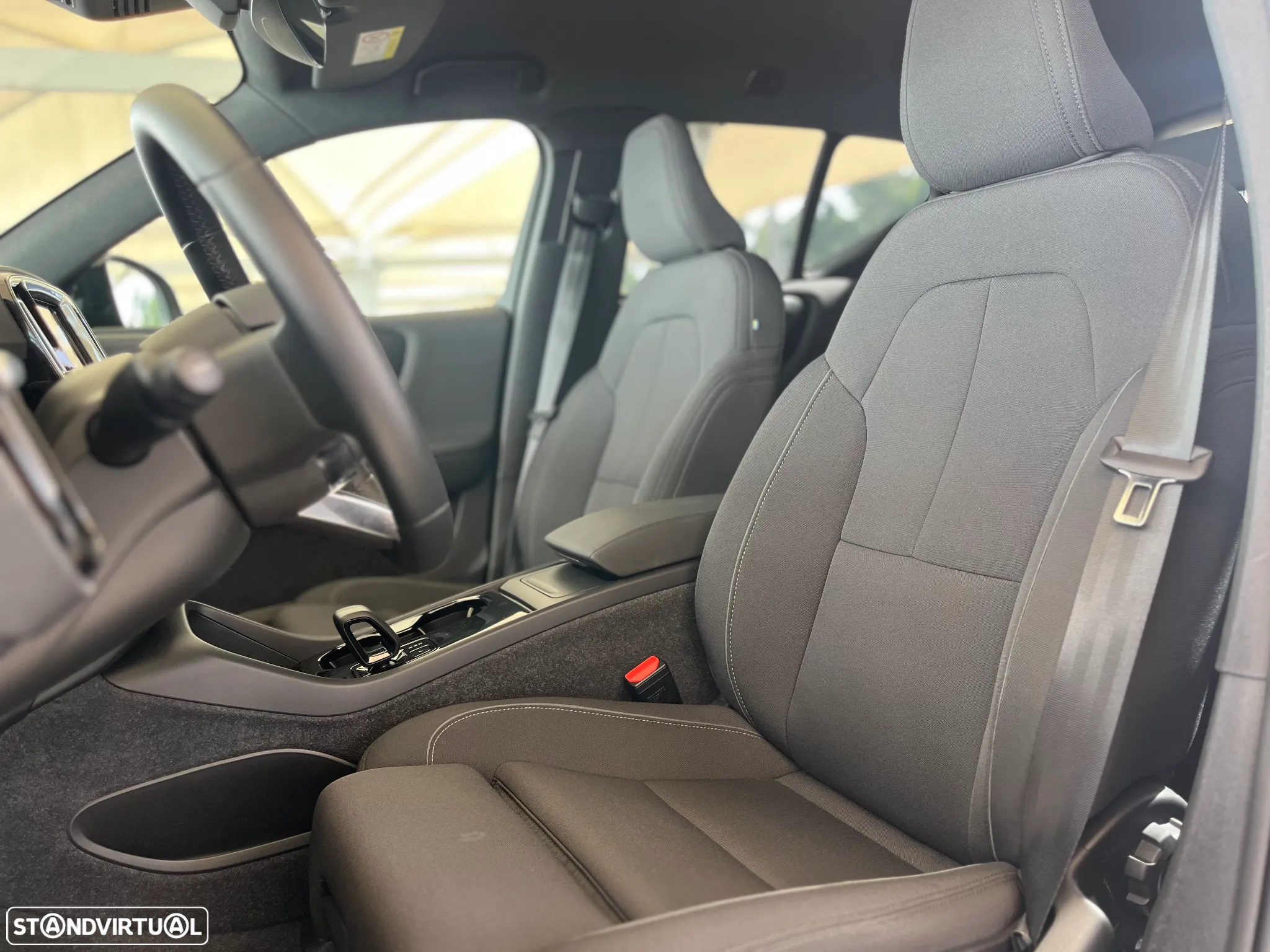 Volvo EX40 82 kWh Single Motor Extended Range Plus - 16