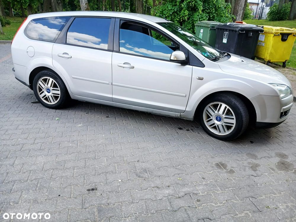 Ford Focus 1.6 TDCi DPF Ghia - 9
