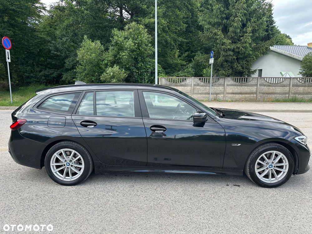 BMW Seria 3 320e PHEV sport - 6