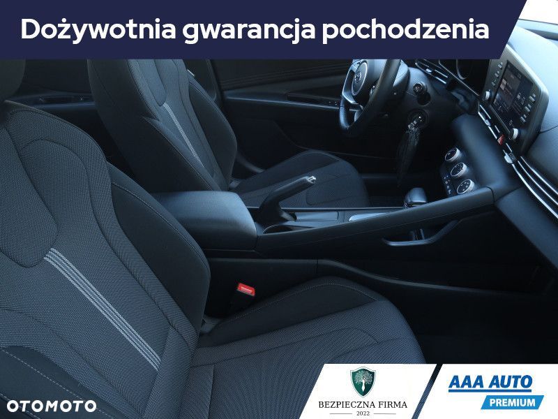 Hyundai Elantra - 10