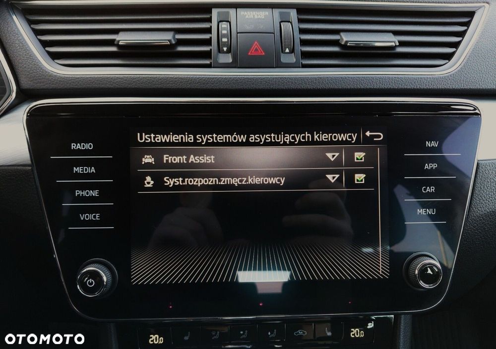 Skoda Superb 2.0 TDI SCR Ambition DSG - 32