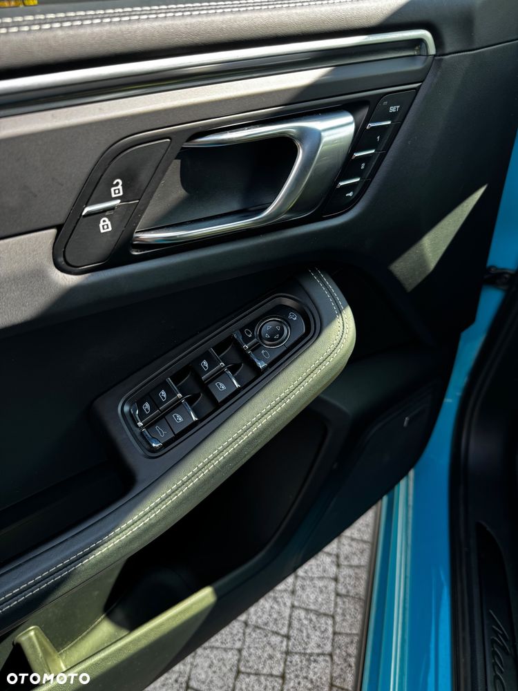 Porsche Macan T - 9