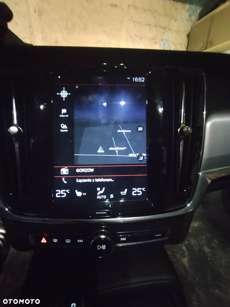 Volvo V90 D3 Momentum Pro - 24