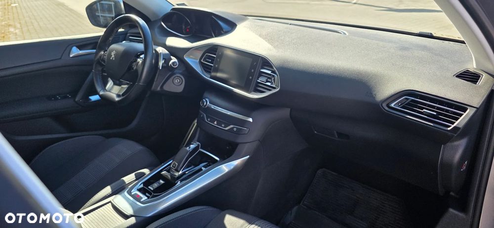 Peugeot 308 BlueHDi 130 EAT6 Stop & Start Allure Business-Paket - 8