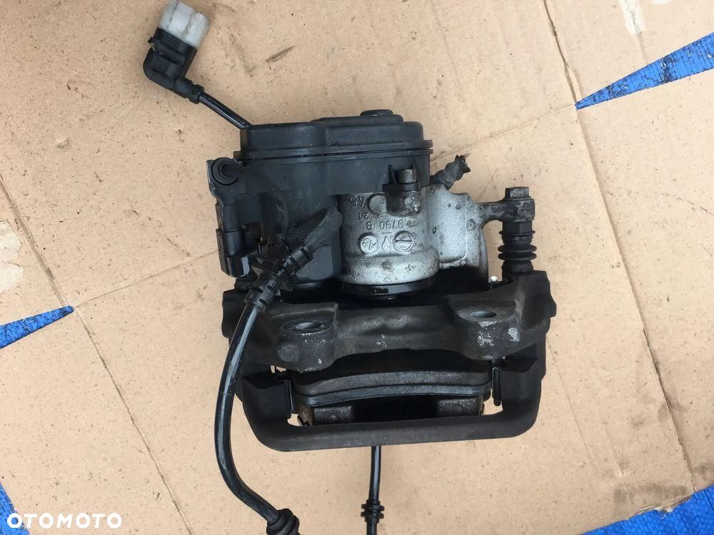 Mercedes S500 S Klasa W222 Lift AMG Zacisk Hamulcowy Tył Prawy Tylny 22244 - 9