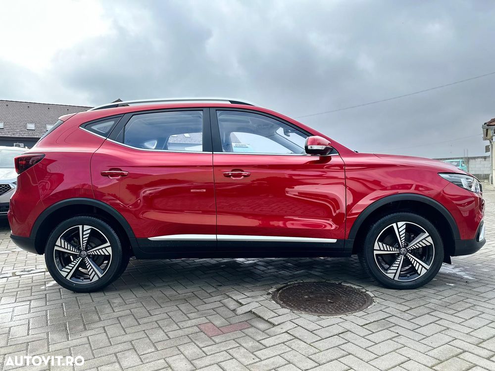 MG ZS EV Luxury - 14