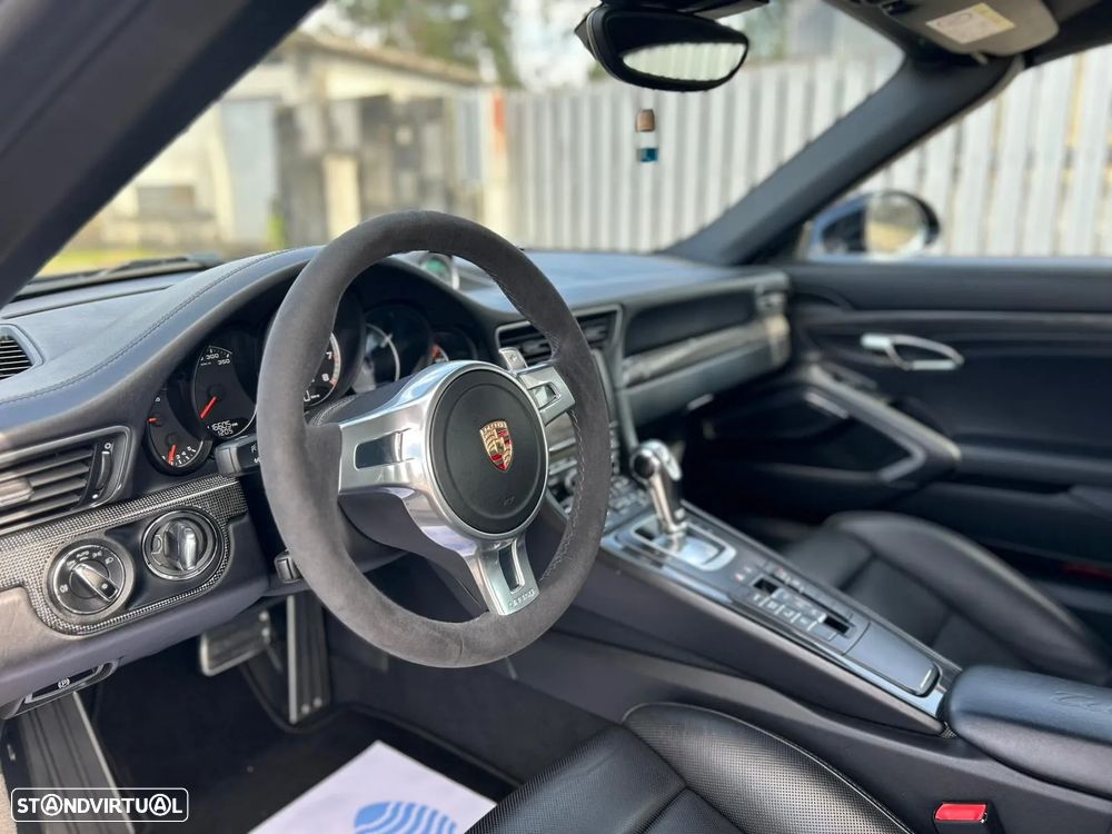 Porsche 911 (991) Turbo S Cabriolet - 33