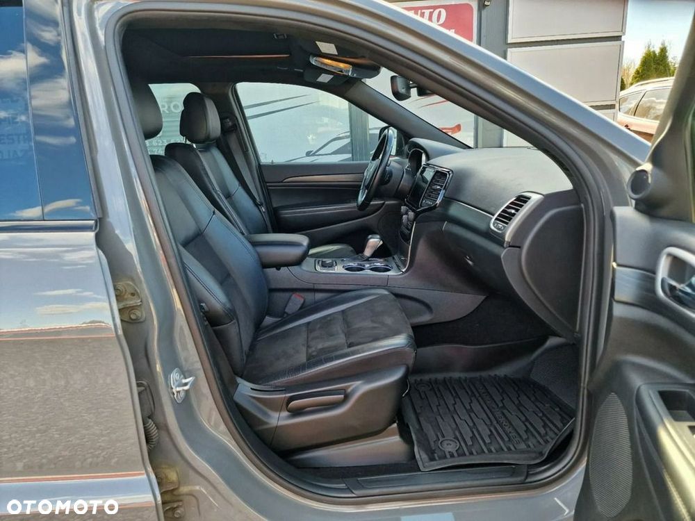 Jeep Grand Cherokee - 20