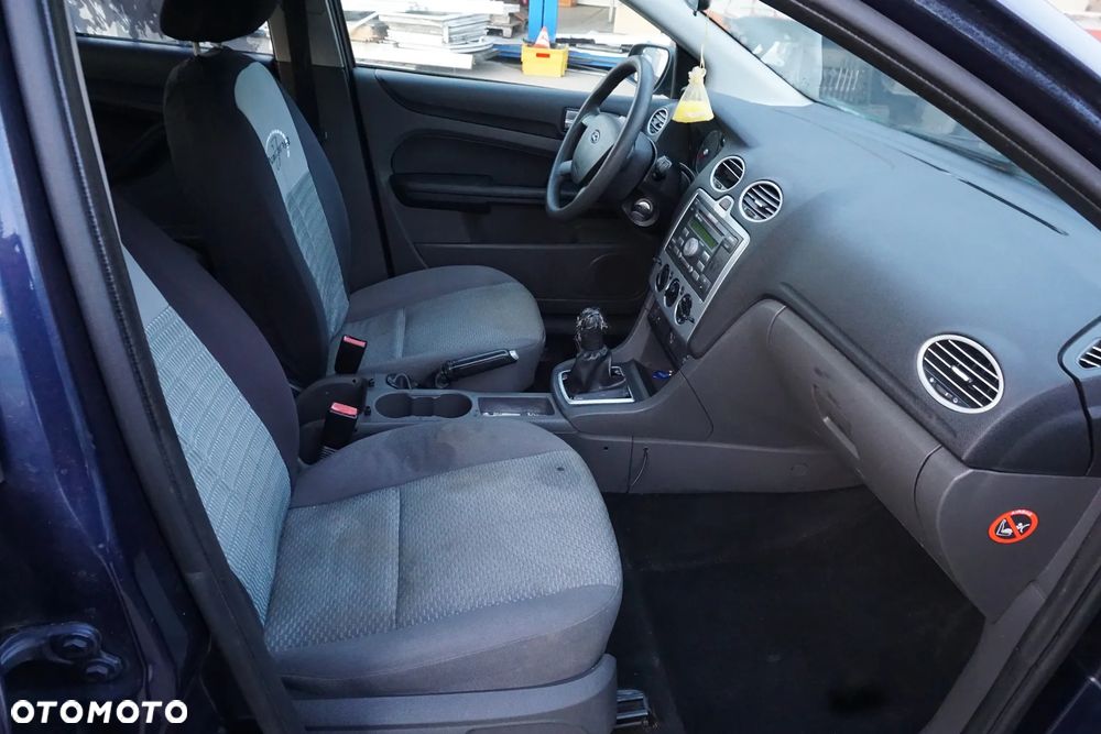 Ford Focus SW 1.6 TDCi DPF Ambiente - 9