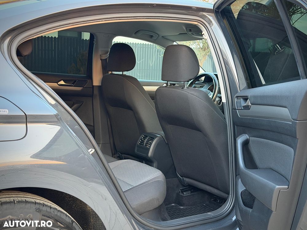 Volkswagen Passat 2.0 TDI SCR DSG Highline - 20