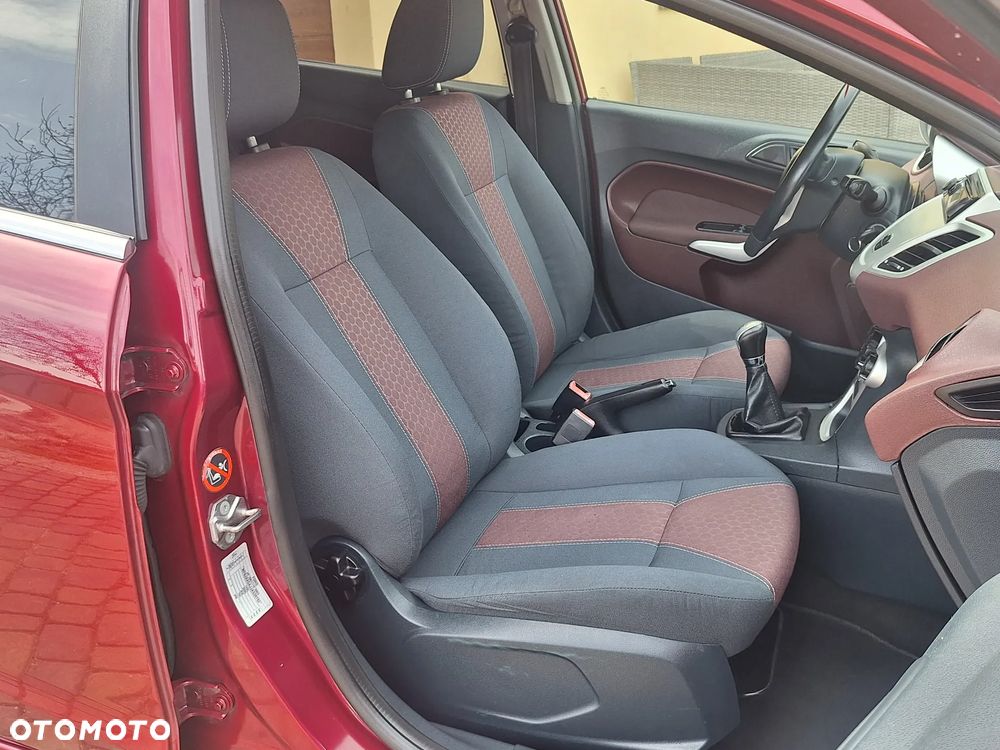Ford Fiesta 1.25 Celebration - 11