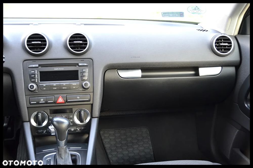 Audi A3 1.9 TDI DPF S tronic Attraction - 35