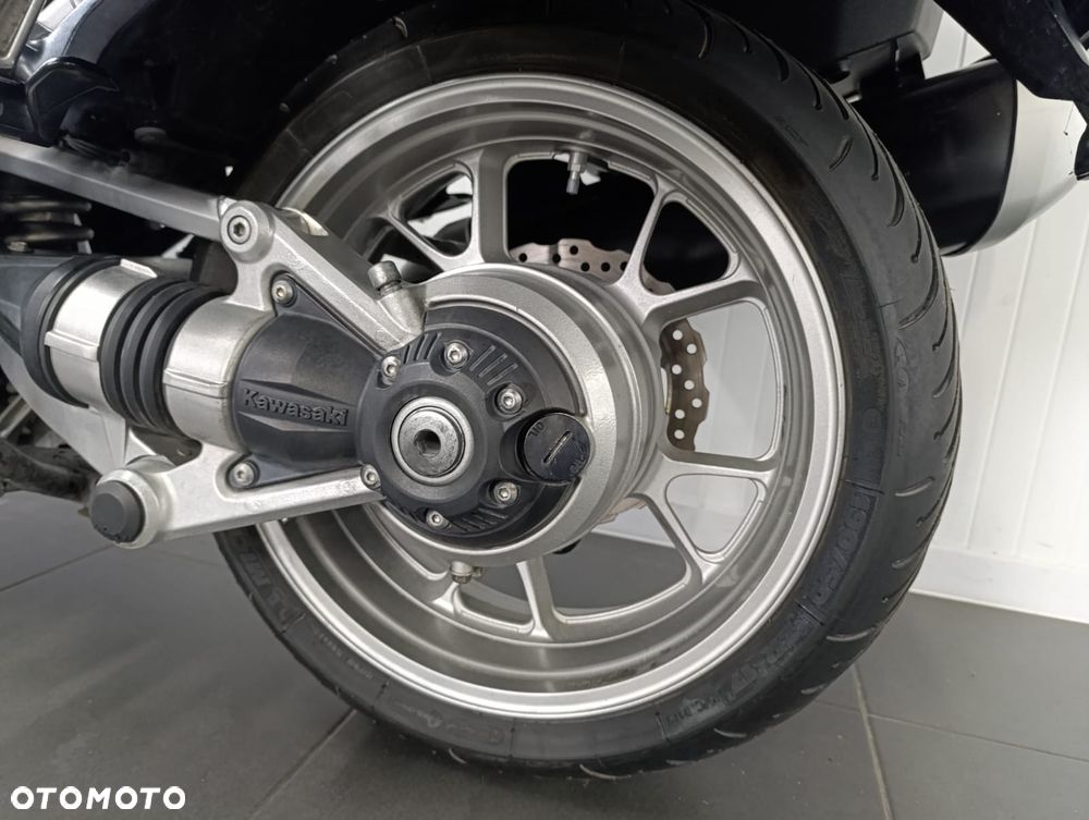 Kawasaki GTR - 16