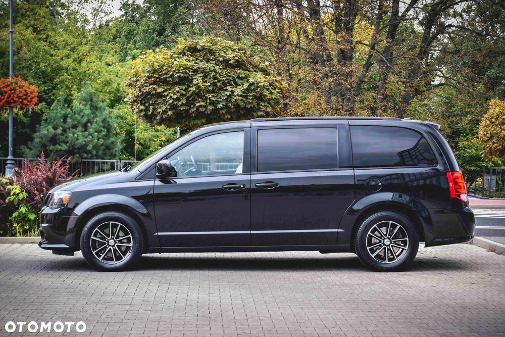 Dodge Grand Caravan 3.6 R/T - 10