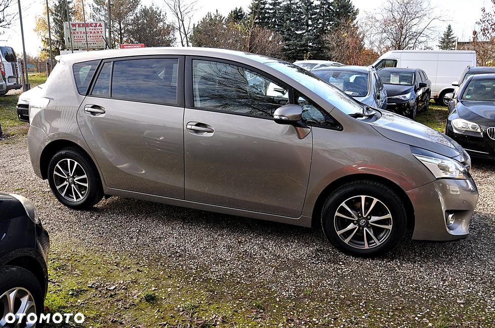 Toyota Verso 1.8 Premium - 8