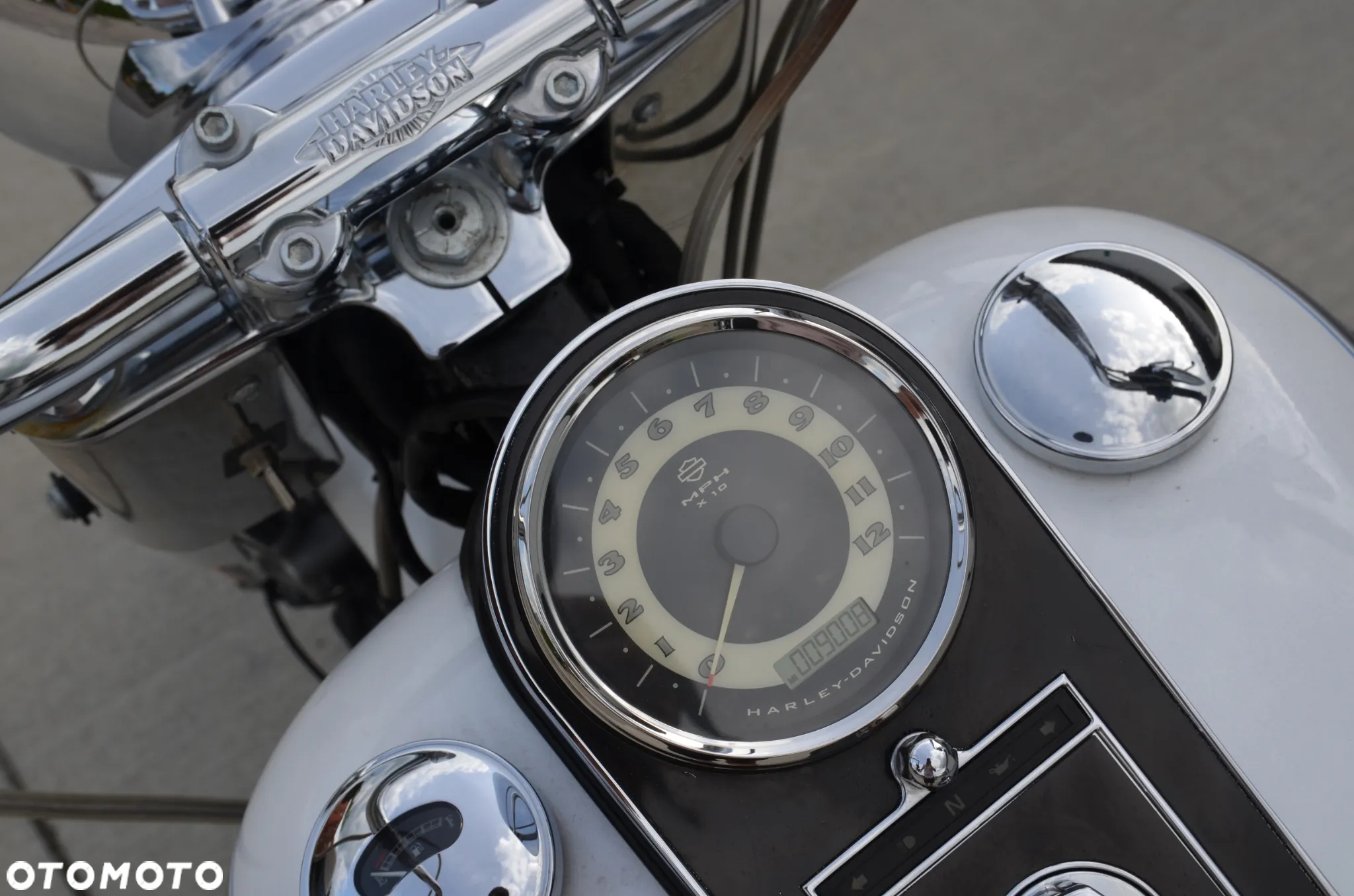 Harley-Davidson Softail Deluxe - 10