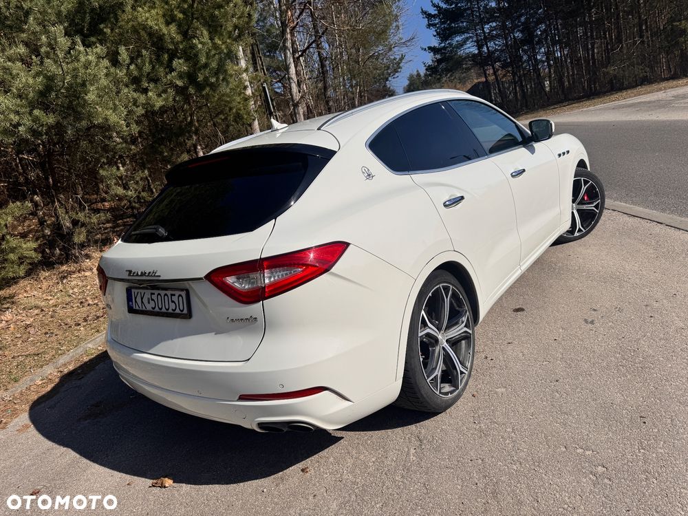Maserati Levante S - 10