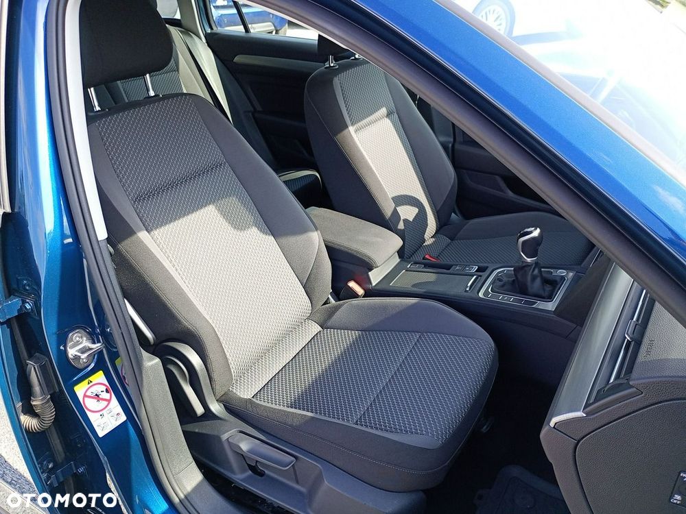 Volkswagen Passat Variant 2.0 TDI EVO Essence - 28