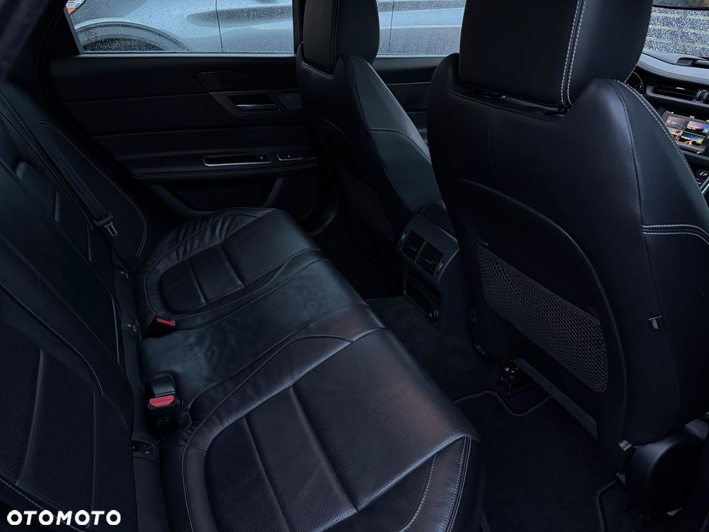 Jaguar XF 3.0 V6 S - 16