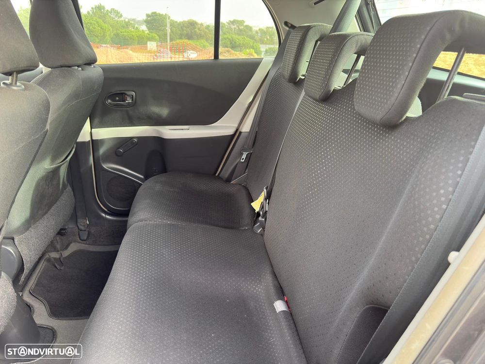 Toyota Yaris 1.0 VVT-i AC Manual - 10