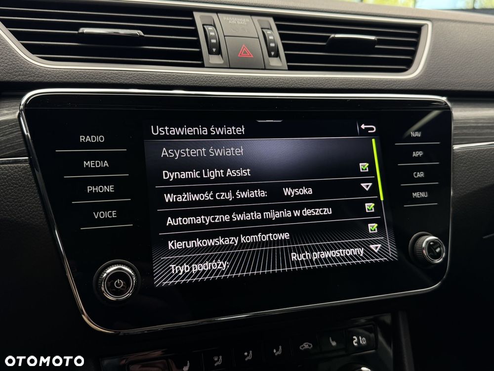 Skoda Superb 2.0 TDI SCR Style DSG - 36