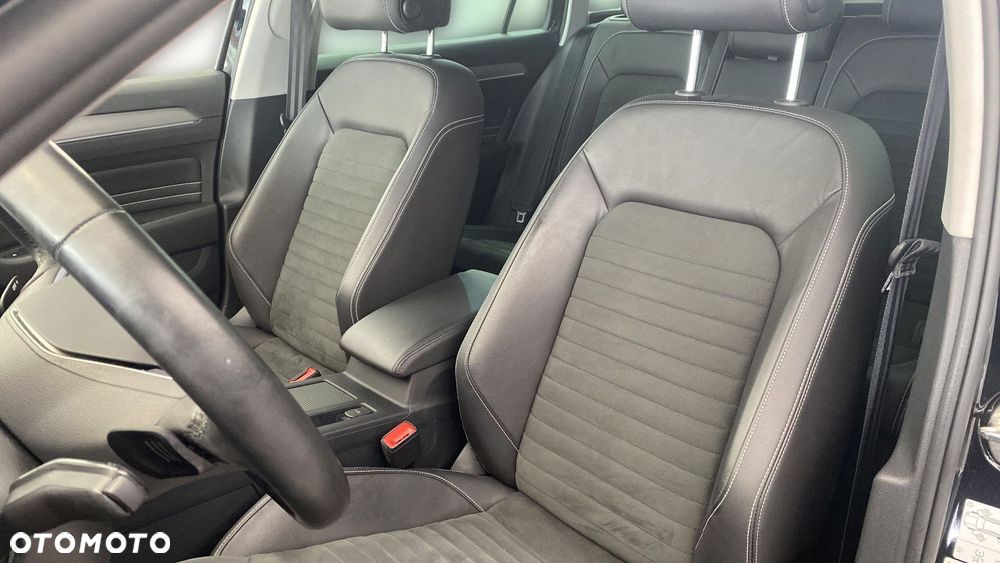 Volkswagen Passat - 17