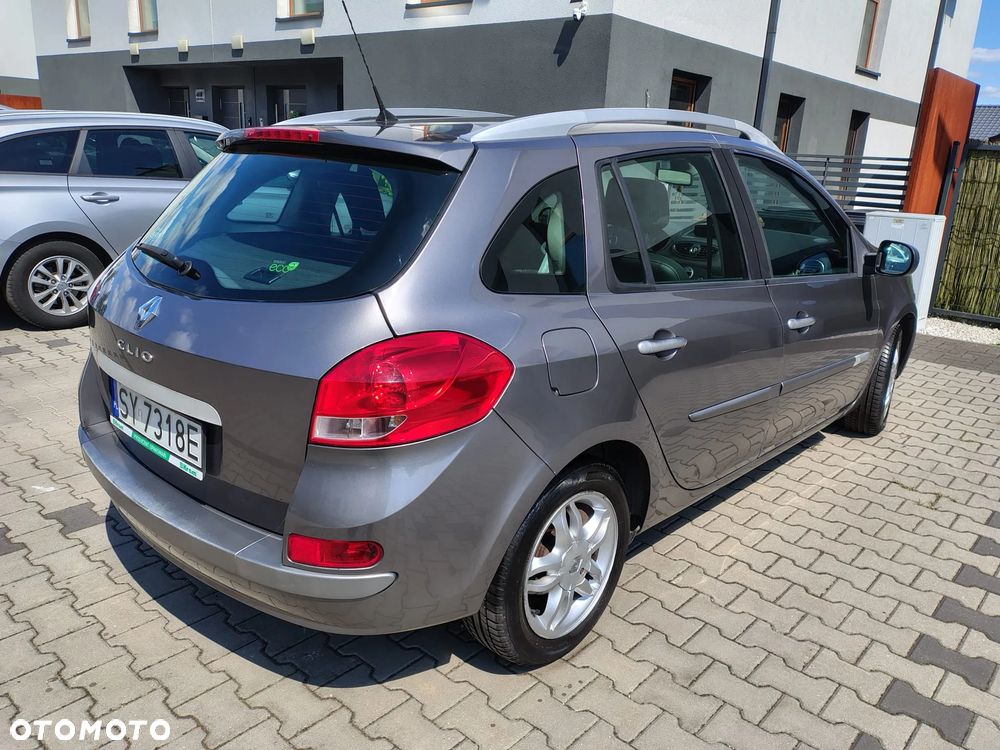 Renault Clio - 22