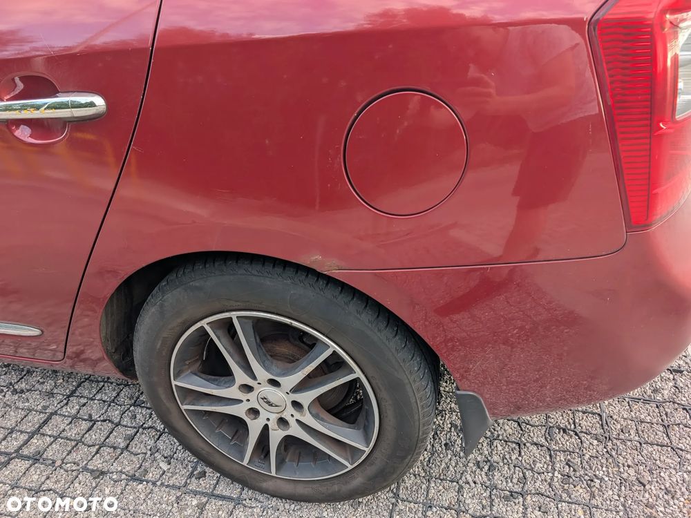 Kia Carens 2.0 CRDi Voyage - 5