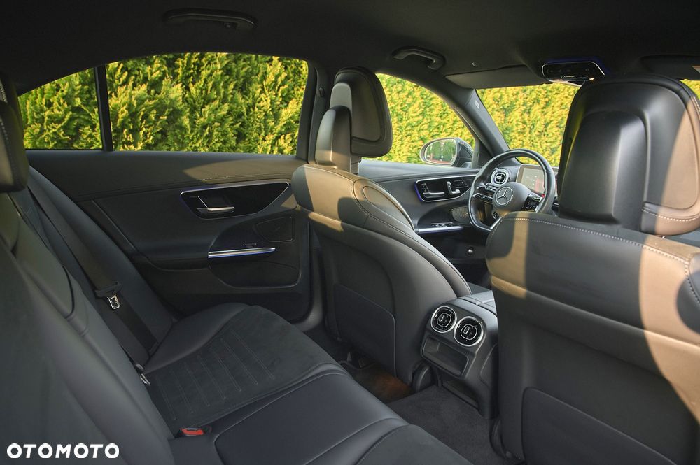 Mercedes-Benz Klasa C 220 d mHEV 4-Matic AMG - 31