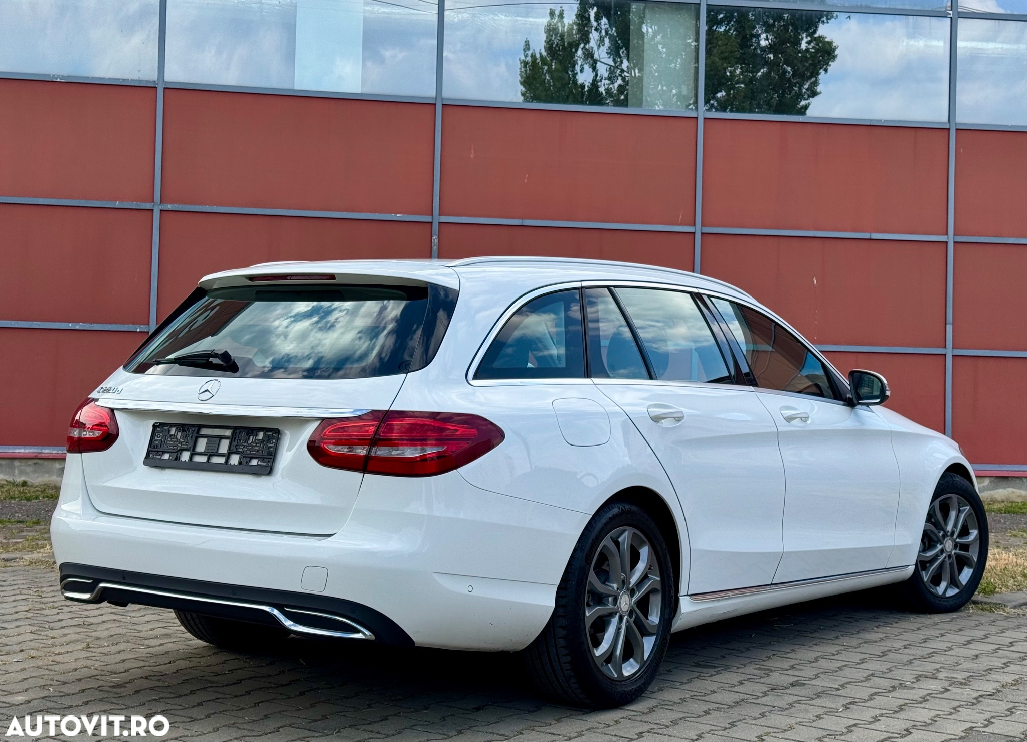 Mercedes-Benz C 220 (BlueTEC) d T 7G-TRONIC Avantgarde - 27